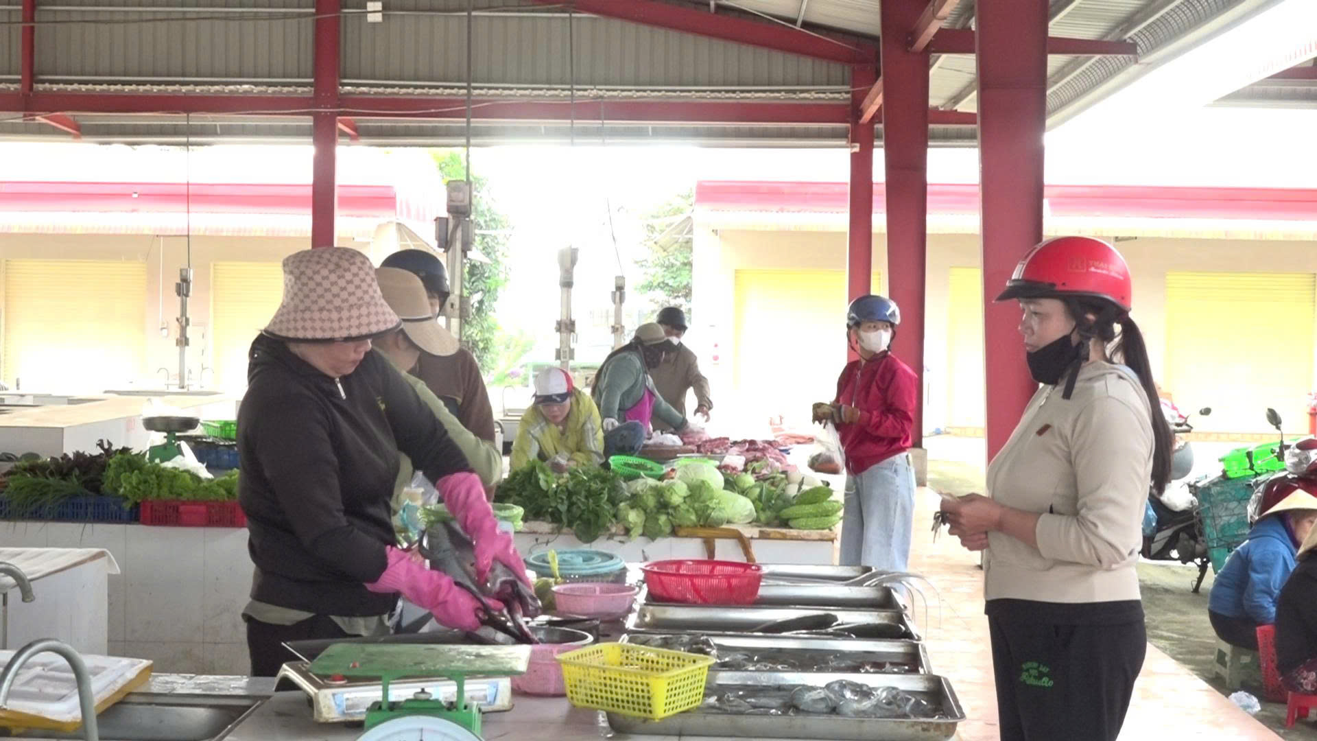 Chợ Pơng Drang mới tại thôn 11 chính thức đi vào hoạt động