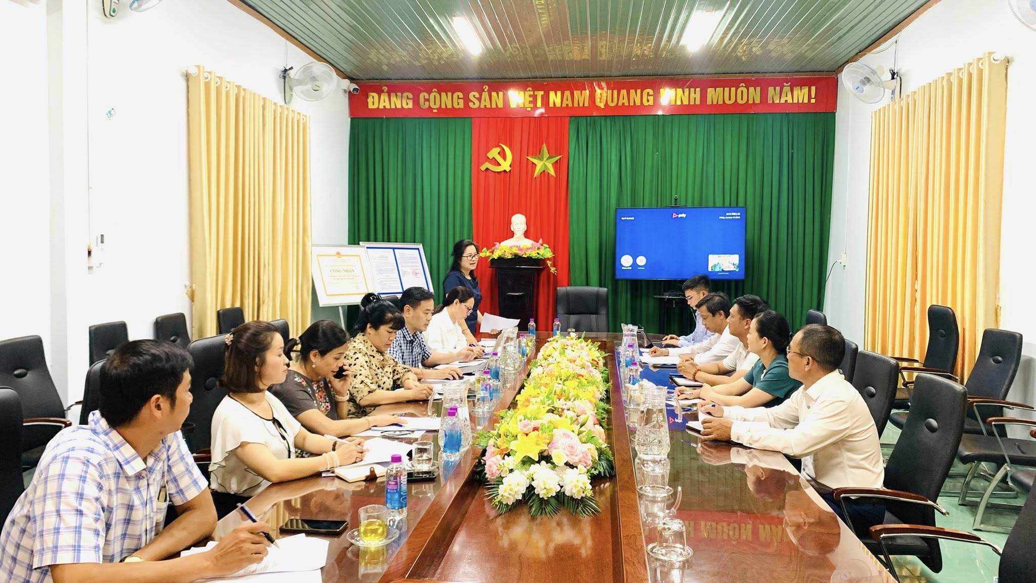 CỤC VĂN HÓA CƠ SỞ, GIA ĐÌNH VÀ THƯ VIỆN KHẢO SÁT THỰC TẾ CÁC THIẾT CHẾ VĂN HÓA TẠI XÃ PƠNG DRANG
