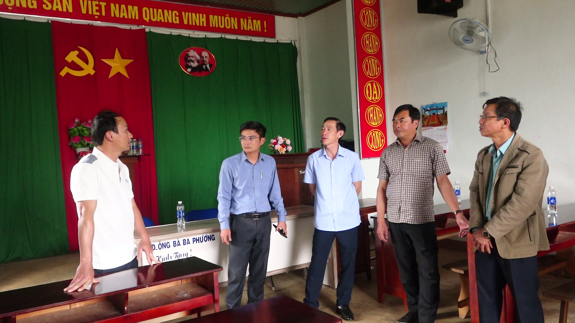 LÃNH ĐẠO XÃ PƠNG DRANG KIỂM TRA CƠ SỞ VẬT CHẤT KHU VỰC BỎ PHIẾU BẦU CỬ ĐẠI BIỂU QUỐC HỘI KHOÁ XVI VÀ BẦU CỬ HĐND CÁC CẤP, NHIỆM KỲ 2026 - 2031