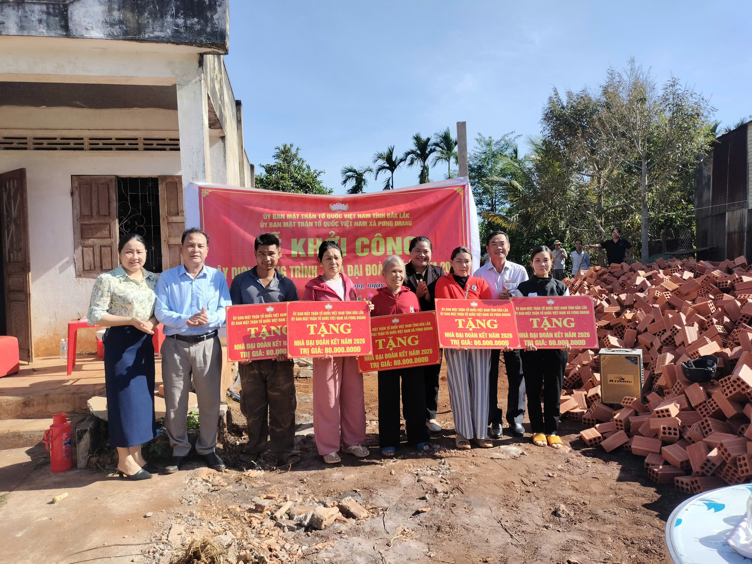 XÃ PƠNG DRANG KHỞI CÔNG 5 CĂN NHÀ ĐẠI ĐOÀN KẾT