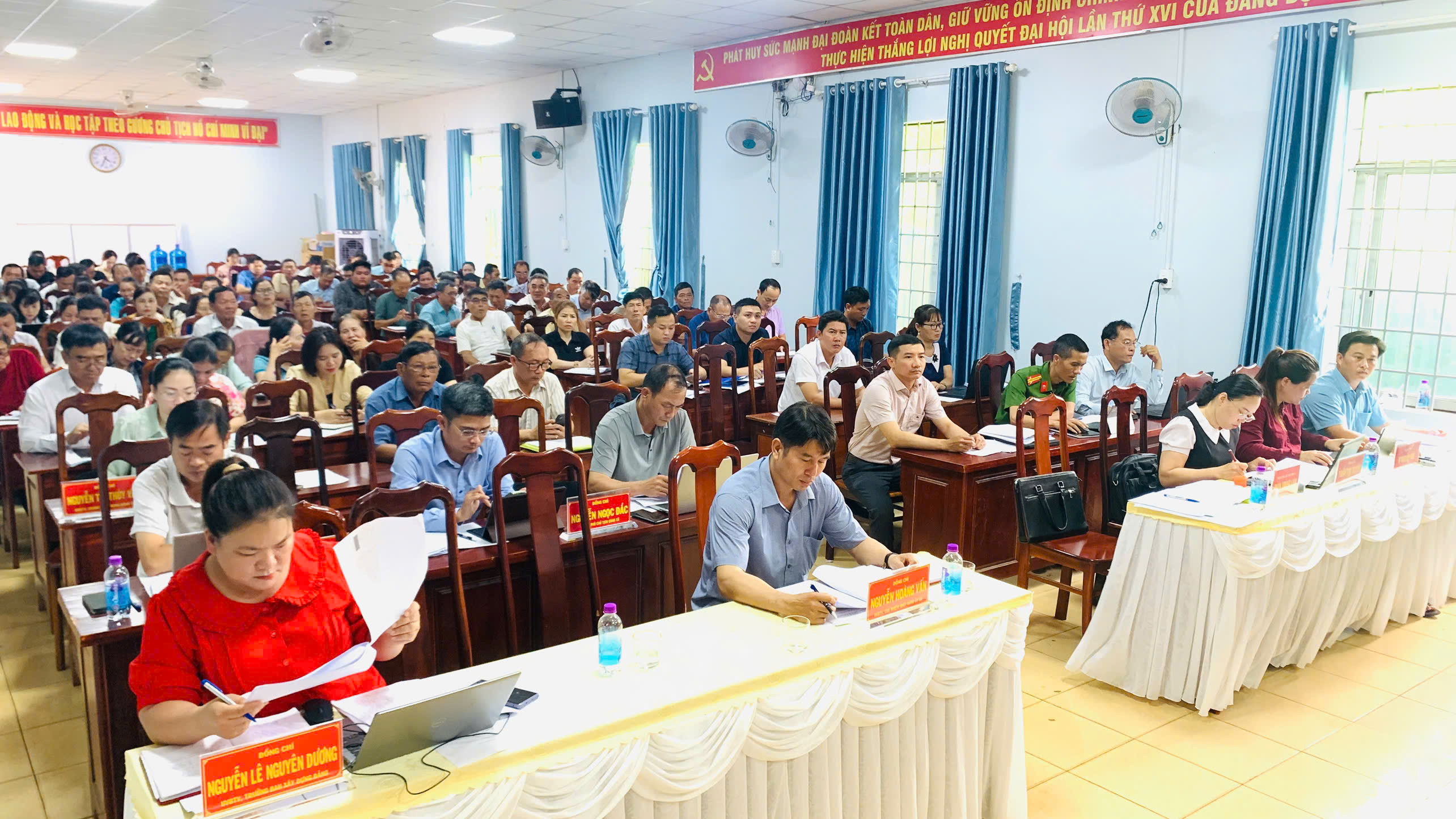 XÃ PƠNG DRANG HỌP TRIỂN KHAI XÂY DỰNG PHƯƠNG ÁN SẮP XẾP, TỔ CHỨC LẠI CÁC THÔN TRÊN ĐỊA BÀN